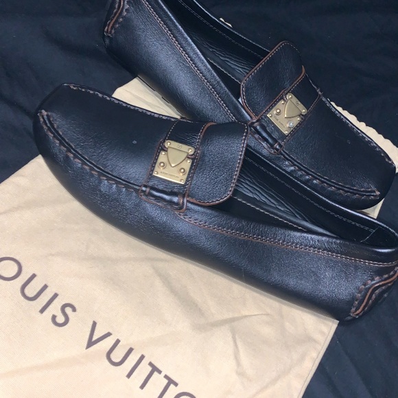 Woman’s Louis Vuitton Loafers - Picture 2 of 16